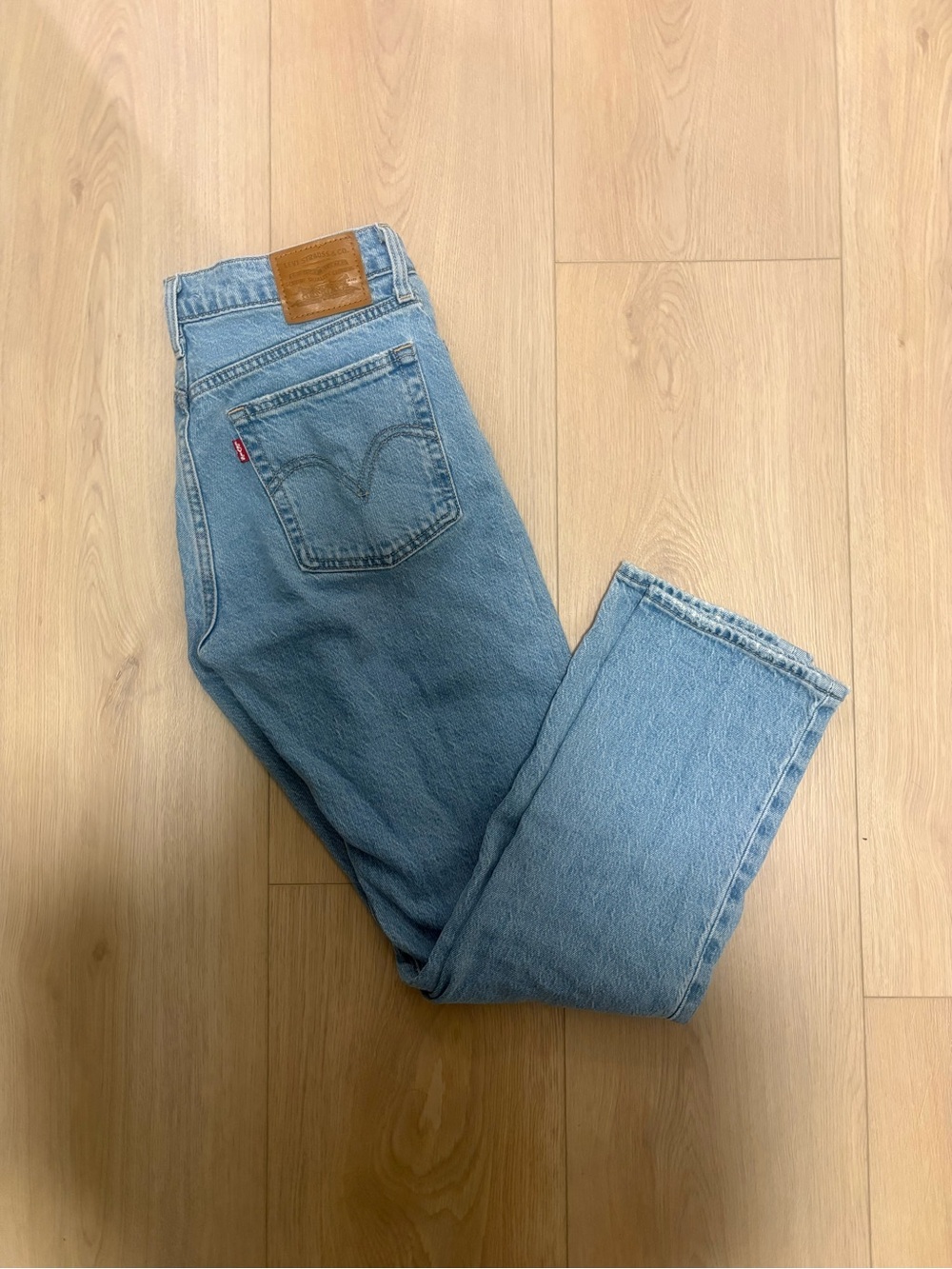 Wedgie Levi's Women’s Light Wash Straight Leg Jeans